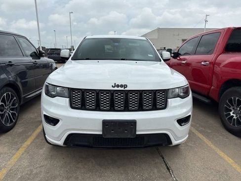 Used 2019 Jeep Grand Cherokee Altitude RWD image 8