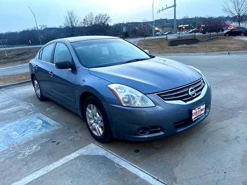 Used 2011 Nissan Altima 2.5 S image 4