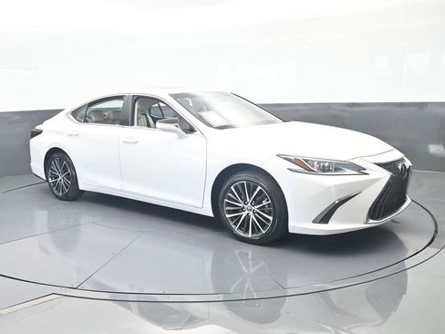 Used 2025 Lexus ES 350 w/ Premium Package FWD image 8