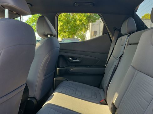 Used 2023 Hyundai Santa Cruz SE image 9