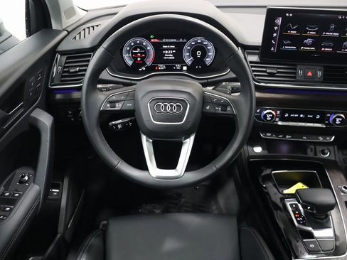 Certified 2025 Audi Q5 e Premium Plus w/ Premium Plus Package image 16