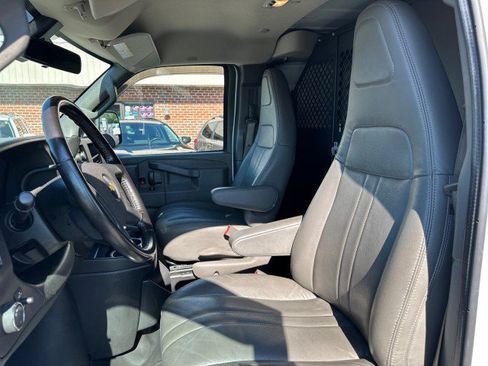 Used 2020 Chevrolet Express 3500 w/ Driver Convenience Package RWD image 19