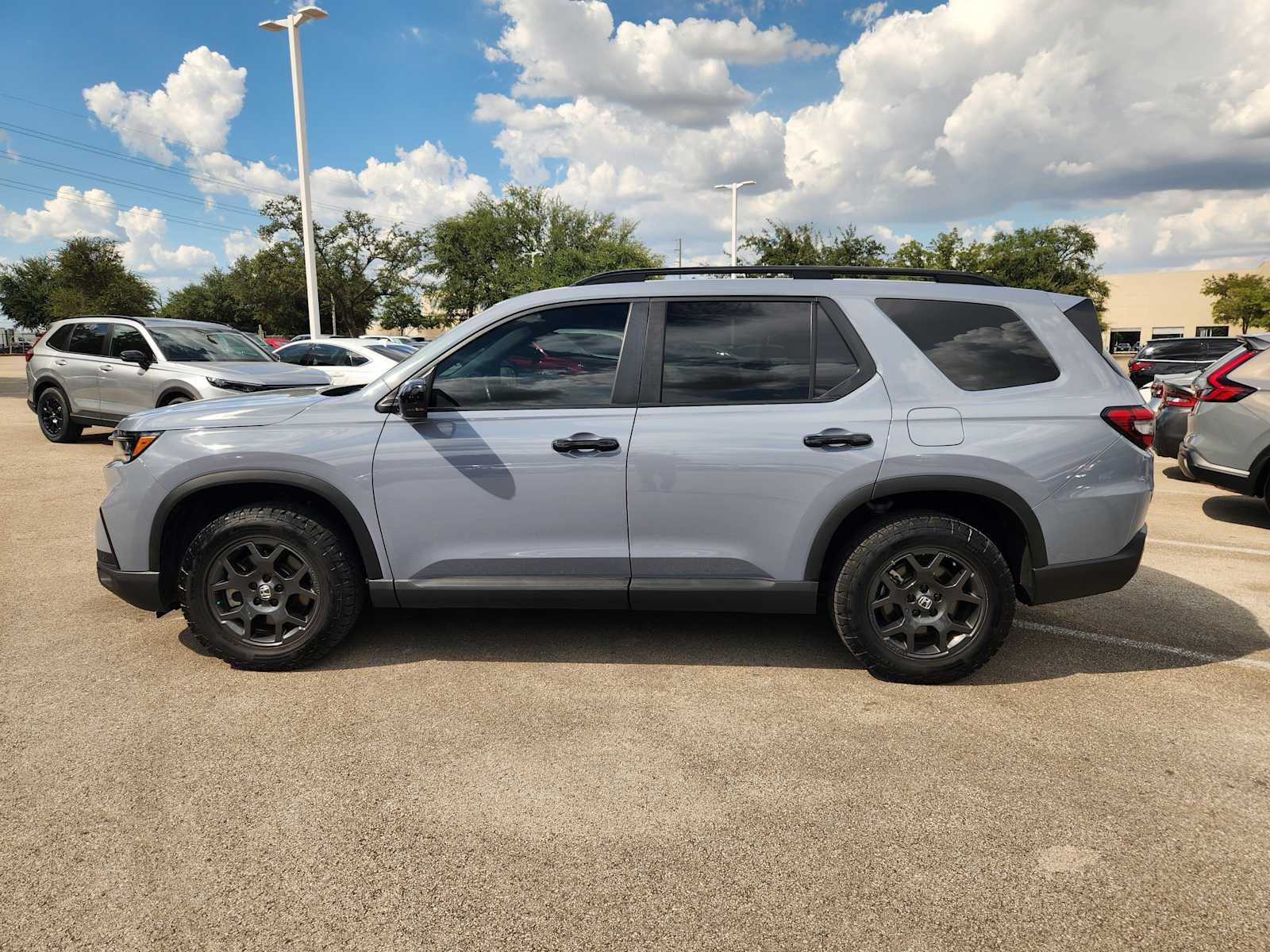 Certified 2025 Honda Pilot TrailSport image 4