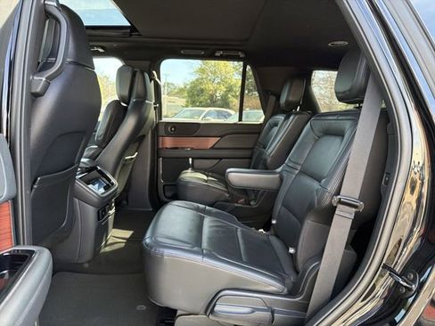 Used 2024 Lincoln Navigator Reserve AWD/4WD image 20