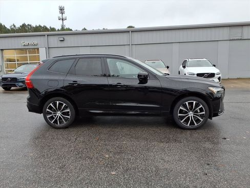 Used 2024 Volvo XC60 B5 Plus AWD/4WD image 2