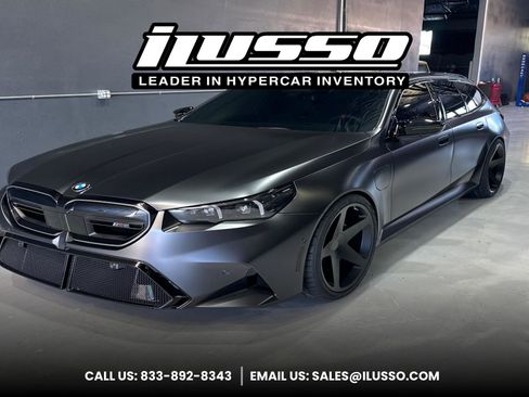 Used 2025 BMW M5 Touring image 1