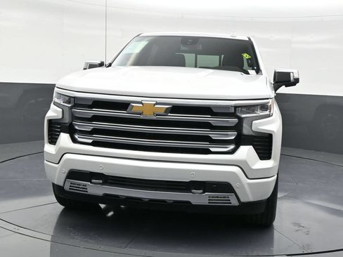 Used 2024 Chevrolet Silverado 1500 High Country AWD/4WD image 8