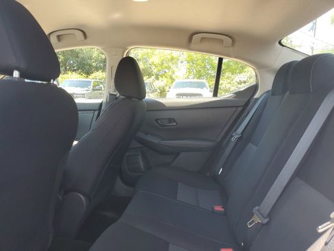 Used 2025 Nissan Sentra SV FWD image 10