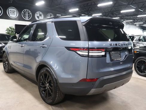 Used 2019 Land Rover Discovery SE image 3