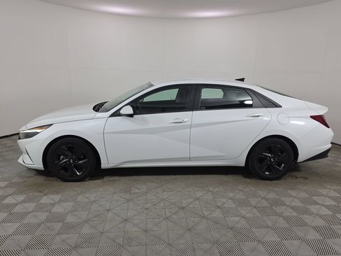 Used 2021 Hyundai Elantra SEL FWD image 4