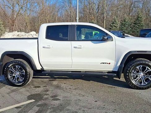 Used 2024 GMC Canyon AT4 image 9