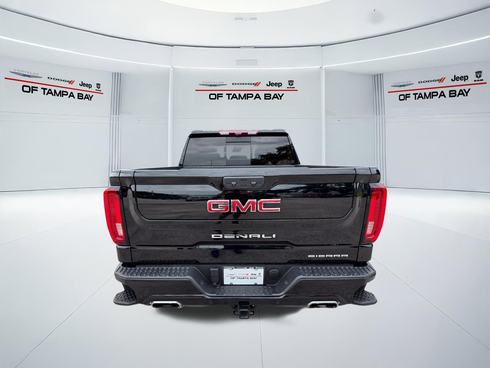 Used 2025 GMC Sierra 1500 Denali AWD/4WD image 5