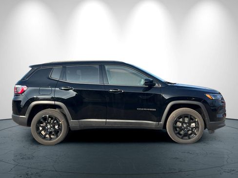 New 2026 Jeep Compass Latitude image 3