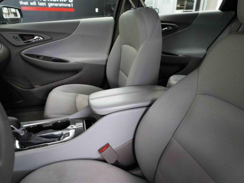 Used 2025 Chevrolet Malibu LT FWD image 10
