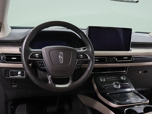 Used 2023 Lincoln Nautilus Reserve w/ Equipment Group 201A AWD/4WD image 9