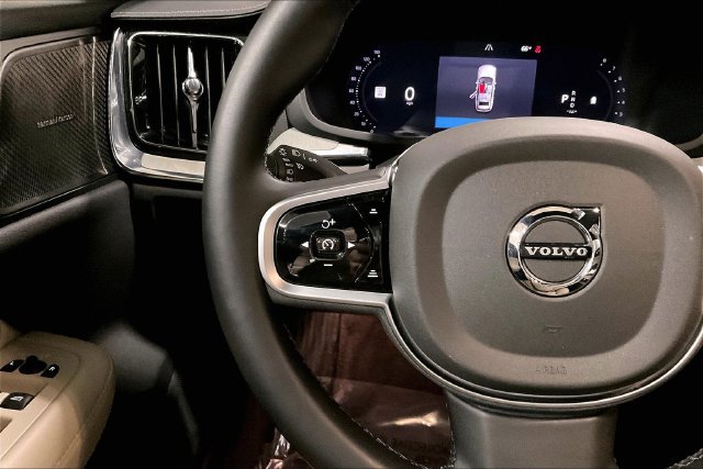 Certified 2025 Volvo V60 B5 Cross Country Ultra AWD/4WD image 20