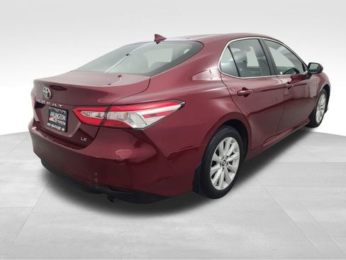 Used 2020 Toyota Camry LE image 5