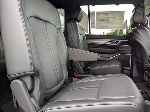 New 2025 Jeep Wagoneer L Series II w/ Convenience Group I image 37