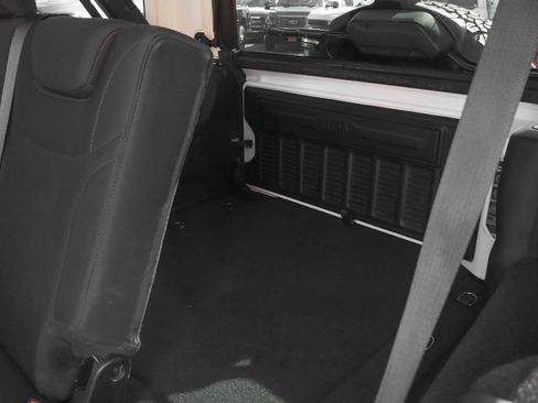 Used 2018 Jeep Wrangler Unlimited Sport AWD/4WD image 42