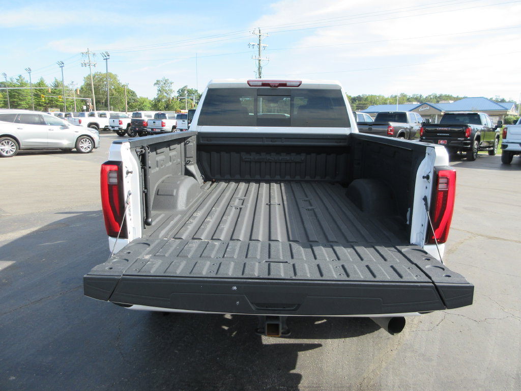 Used 2024 GMC Sierra 3500 Denali Ultimate AWD/4WD image 7