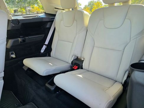 Used 2025 Volvo XC90 T8 Ultra w/ Protection Package image 30