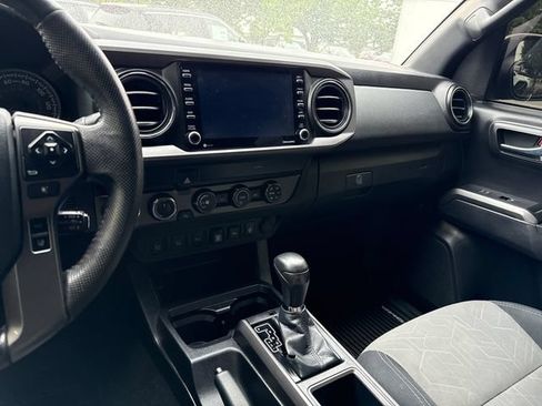 Used 2020 Toyota Tacoma TRD Sport w/ Technology Package AWD/4WD image 19