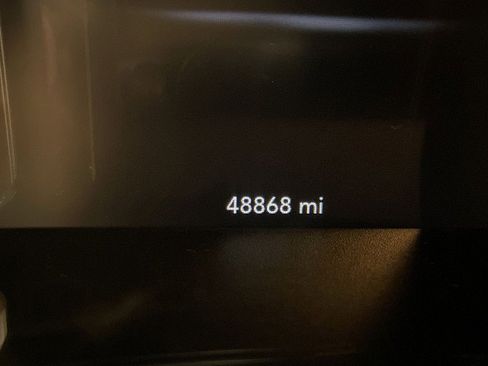 Used 2021 Dodge Challenger SXT w/ Driver Convenience Group image 16