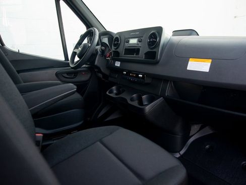 New 2025 Mercedes-Benz Sprinter 2500 image 29