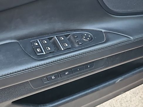 Used 2015 BMW 750i image 11