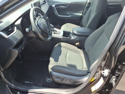 Used 2023 Toyota RAV4 XLE FWD image 10