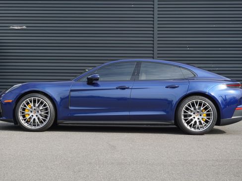 Used 2024 Porsche Panamera 4 AWD/4WD image 2