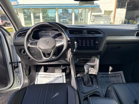 Used 2022 Volkswagen Tiguan SE image 12