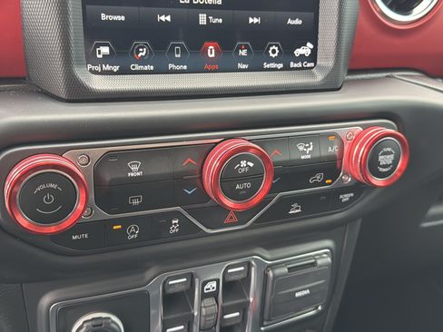 Used 2021 Jeep Wrangler Unlimited Rubicon AWD/4WD image 35