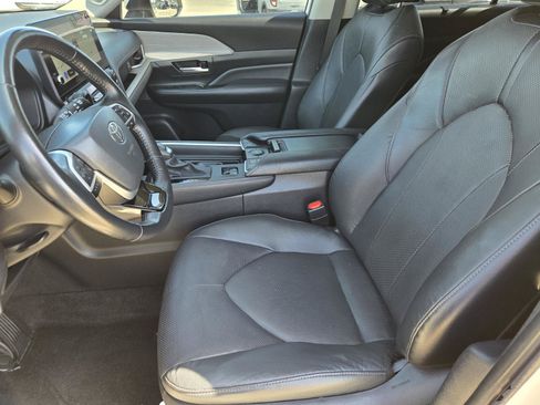 Used 2024 Toyota Grand Highlander FWD image 20