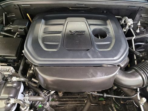 Used 2019 Jeep Grand Cherokee Laredo AWD/4WD image 30