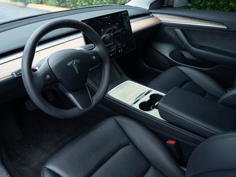 Used 2023 Tesla Model 3 Standard Range RWD image 4