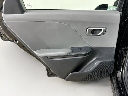 Used 2025 Kia K4 LXS image 25