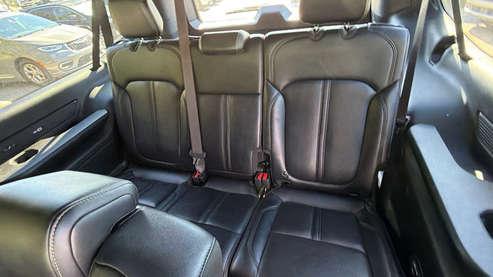 Used 2024 Jeep Wagoneer L Series II w/ Flexible Seating Group AWD/4WD image 25