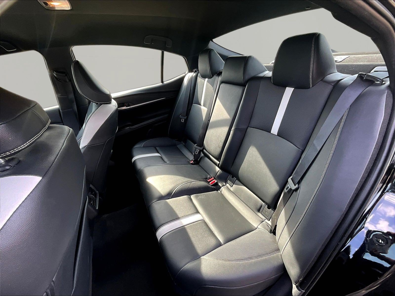 Used 2025 Toyota Camry SE FWD image 22