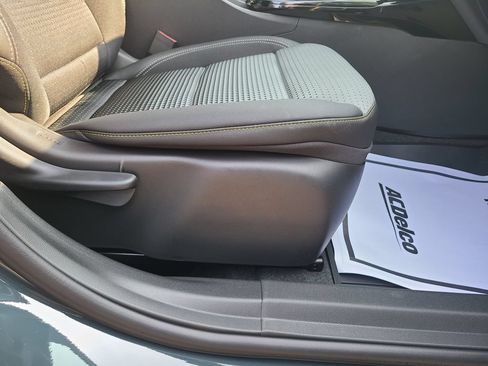 New 2026 Chevrolet Trax LT w/ LT Convenience Package FWD image 11