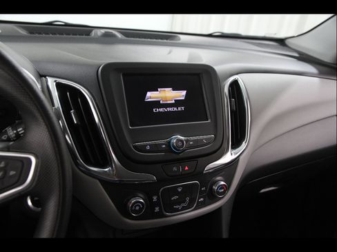 Used 2022 Chevrolet Equinox LS w/ LS Convenience Package AWD/4WD image 9