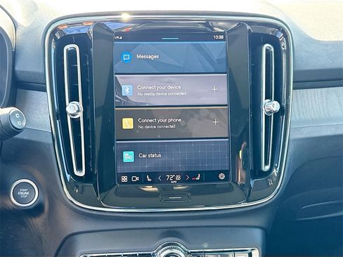 Used 2023 Volvo XC40 B4 Plus image 13