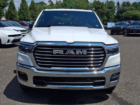 Used 2025 RAM 1500 Laramie AWD/4WD image 8