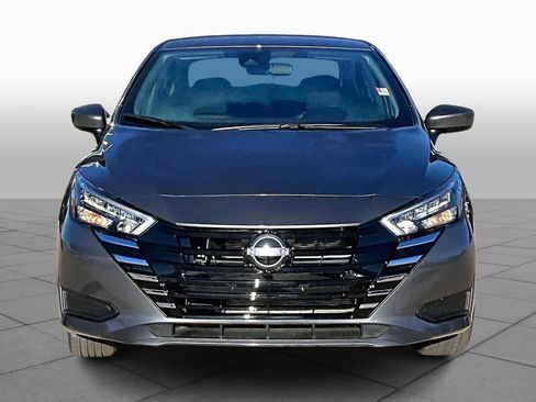 Used 2025 Nissan Versa SV image 4