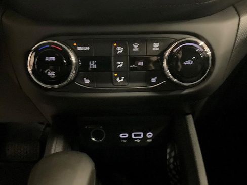 Used 2023 Chevrolet TrailBlazer LT w/ Convenience Package image 19