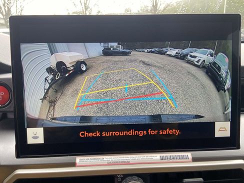 Used 2024 Toyota Tacoma TRD Sport w/ TRD Sport Upgrade Package image 21