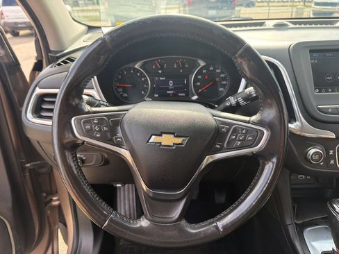 Used 2019 Chevrolet Equinox LT w/ Driver Convenience Package FWD image 23