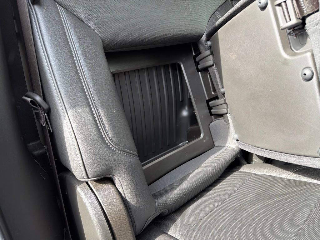 Used 2023 Chevrolet Silverado 1500 LTZ AWD/4WD image 29