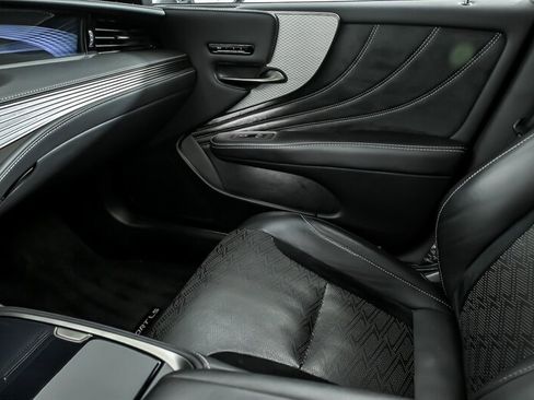 Used 2019 Lexus LS 500 F Sport w/ Accessory Package (Z2) RWD image 36