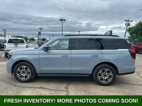 Used 2025 Ford Expedition Active RWD image 5